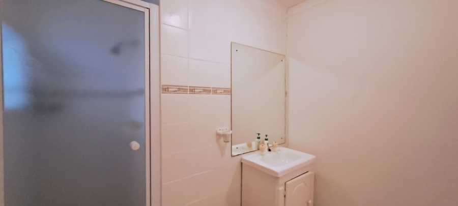 To Let 5 Bedroom Property for Rent in Vermont Western Cape